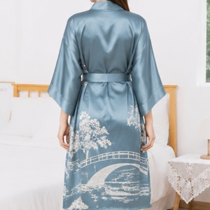 Robe de Nuit en Satin Élégante et Respirante à Motif Personnalisé pour <span class=keywords><strong>Femme</strong></span>, Grande Taille, <span class=keywords><strong>Kimono</strong></span> Soyeux Imprimé pour Mariée - Product Image 3
