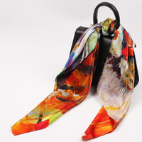 Ventes directes d'usine vente chaude 100% foulards carrés en soie en gros/personnalisé bas prix mode foulard en soie pure pour les femmes