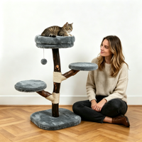 Arbre à chat de luxe en bois véritable, tour à chat moderne en bois avec perchoir en peluche et poteau à gratter en sisal pour chats de petite à moyenne taille, gris