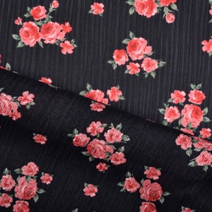 Tela de crepé de chifón satinado con estampado floral, 100% poliéster, resistente a las arrugas, elástica, resistente al encogimiento, de peso medio para prendas de vestir. - Product Image 5