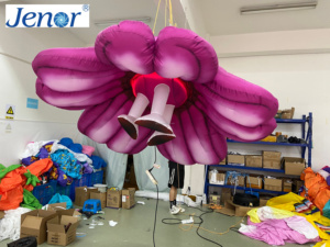 Mascottes de fleurs gonflables utilisées pour le thème d'<span class=keywords><strong>Alice</strong></span> <span class=keywords><strong>au</strong></span> <span class=keywords><strong>pays</strong></span> <span class=keywords><strong>des</strong></span> <span class=keywords><strong>merveilles</strong></span>, ainsi que pour les décorations publicitaires de scène de jardin. - Product Image 3