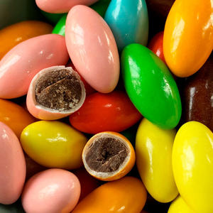 Vente en gros en vrac 2.5kg Mini bonbons chocolats colorés en forme d'olive au <span class=keywords><strong>cacao</strong></span> - Product Image 1