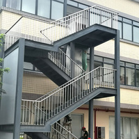 Escalier d'évacuation en acier préfabriqué pour extérieur