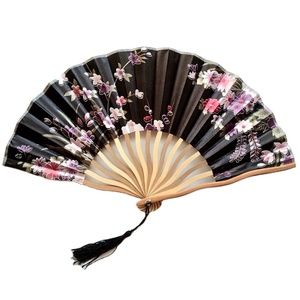 Abanico de Lujo de 23 cm Hecho a Mano con Corteza de Árbol y Varillas de Madera para Regalo - Product Image 1