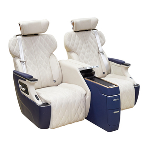 Asientos Traseros de Lujo para Automóviles con Reposapiés - Product Image 1