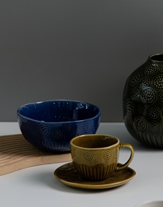 Commercio all'ingrosso EKA <span class=keywords><strong>Set</strong></span> di stoviglie in porcellana goffrato lusso irregolare ceramica servizio da tavola <span class=keywords><strong>Set</strong></span> di <span class=keywords><strong>piatti</strong></span> e <span class=keywords><strong>piatti</strong></span> <span class=keywords><strong>Set</strong></span> per ristorante - Product Image 3