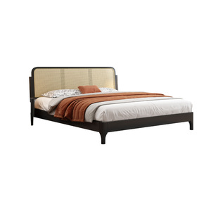 Letto Matrimoniale in Legno Massello Stile Francese Retrò Mid-Century Moderno Semplice Lusso Leggero Nordico 1.8m con Spazio di Stoccaggio e Imbottitura Morbida - Product Image 5