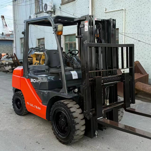 Montacargas Toyota 8FD30 7FD30 Usado de 2.5/3/4/5/7/10/15/16/25/30 Toneladas con Motor Diésel 1DZ-III 1DZ-IV en Venta - Product Image 1