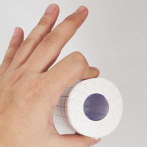 Bande adhésive chirurgicale MediCare 5 cm x 5 m, respirante, non tissée, pour la fixation de pansements et le soin des plaies - Product Image 1