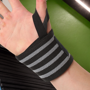 Sangles de poignet de musculation robustes avec boucles de pouce personnalisables pour la protection pendant l'entraînement - Product Image 2