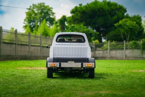 Vente chaude EPIC0 Véhicule utilitaire électrique zéro émission quadricycle à 4 roues avec caméra arrière Sièges en cuir Utilisation commerciale - Product Image 3