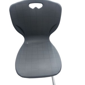 Chaise d'école grise en plastique ABS empilable 41x42x87cm design contemporain pour enfant et étudiant - Product Image 5