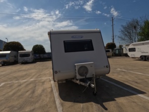 Caravane de voyage économique en aluminium <span class=keywords><strong>pour</strong></span> 4 personnes, modèle d'entrée de gamme <span class=keywords><strong>pour</strong></span> le <span class=keywords><strong>camping</strong></span> en plein air - Product Image 1
