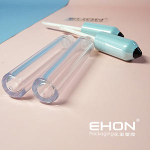 การออกแบบใหม่โปร่งใสรูปร่างที่ไม่ซ้ํากันหลอดลิปกลอสกระสุนดินสอรูปร่างด้านบนขายส่งโลโก้ที่กําหนดเองสีหลอดกลม - Product Image 4