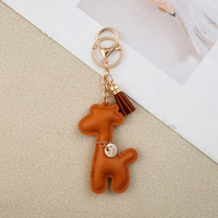Porte-clés Girafe Mignonne en Résine avec Pompon, Breloque Animal de Dessin Animé en Alliage de Zinc, Pendentif de Sac Tendance, Accessoire pour Clé de Voiture, Cadeau de Bienvenue Portable