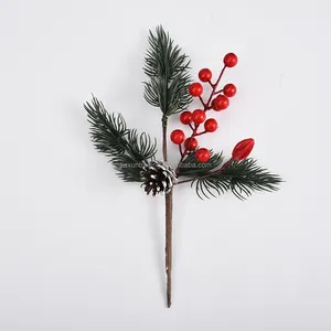 도매 크리스마스 장식 열매와 솔잎은 소나무 바늘 장식을 시뮬레이션하기 위해 선택됩니다 꽃 수공예품