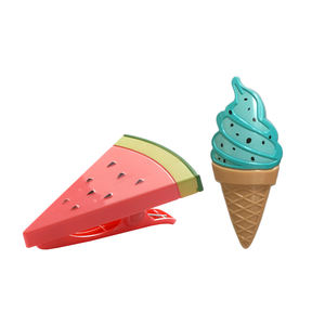 Venta al por mayor personalizado Animal flamenco estilo clásico ABS plástico grande Silla de playa Toalla de playa Clips para sillas de playa - Product Image 4