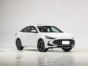 MG5 2025, dernier modèle doté d'un moteur 1.5T de 181 ch et d'une empattement de 2680 mm pour une conduite confortable - Product Image 2