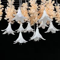 Nouvel éclairage de plafond pour mariage, fleurs de lys pour mariage, plafond à 10 têtes, pendentif blanc laiteux, décoration de scène d'événement de mariage, lumière