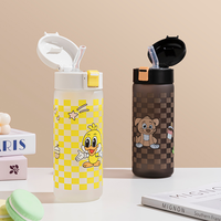 Gobelet à paille en plastique 500 ml pour enfants, motif grain de sable, logo dessin animé, portable, réutilisable, écologique, sans danger pour les aliments, pour la rentrée scolaire