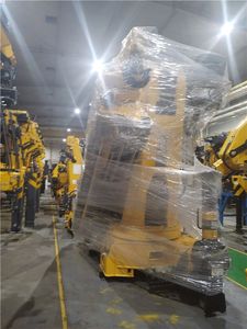 Grúa Articulada de 16.5 Toneladas Fabricada en China, Grúa Montada en Camión con Pluma Articulada SQZ330, Entrega Rápida - Product Image 6