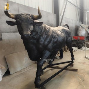 Sculpture de taureau en cuivre grandeur nature décorative extérieure Statue de taureau en bronze à vendre - Product Image 2