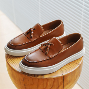 Mocasines con borlas para hombre de talla grande, cómodos, suela blanda, punta redonda, estilo británico, Walking Show, fotografía callejera, zapatos de vestir informales - Product Image 2