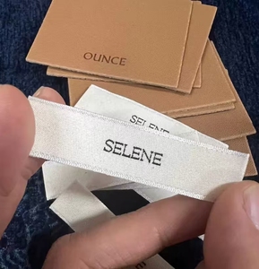 Étiquette de marque personnalisée pour hijabs musulmans Abaya Étiquette tissée Étiquette métallique Point métallique <span class=keywords><strong>Diamant</strong></span> <span class=keywords><strong>LOGO</strong></span> Premium avec service de conception gratuit - Product Image 3