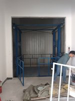 Ascenseur de fret en acier Xinchaoyue XCY8.5-3.5, argenté, neuf, 1m*1m, capacité de charge 3000kg, mât simple, hydraulique, commande sans fil, 8m