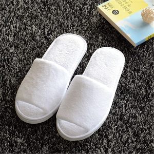 Chaussons d'hôtel jetables personnalisés 5 étoiles à bout ouvert en polaire corail blanche lavable, semelle EVA de luxe de 5 mm d'épaisseur pour chambre d'hôtes - Product Image 5