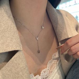 Collier avec pendentif en forme de papillon et pompon, en argent S925, design exclusif Dylam, pour tous les jours et les soirées - Product Image 2