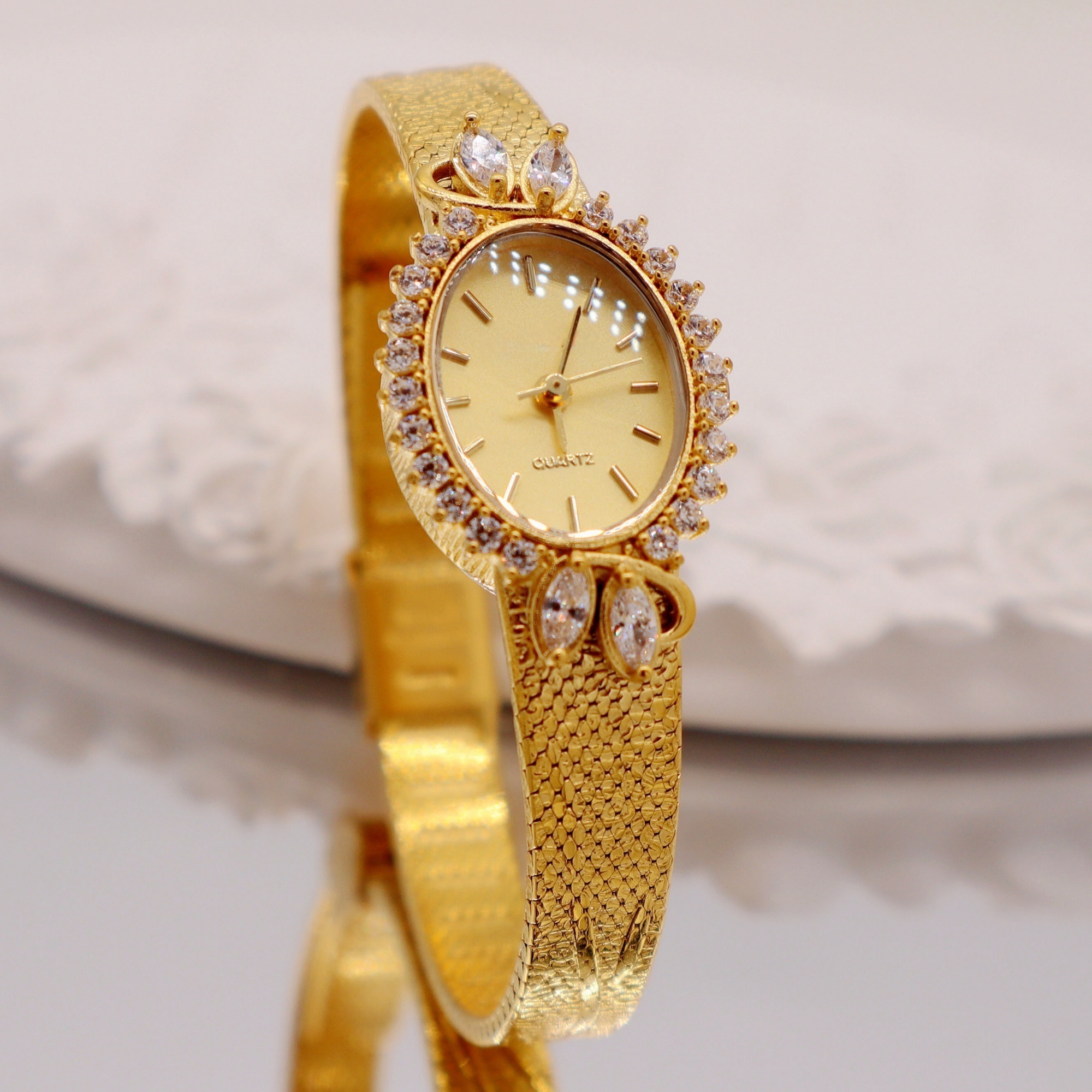 2025 New Japanese Movement Vintage Style Elegant 18k Gold 