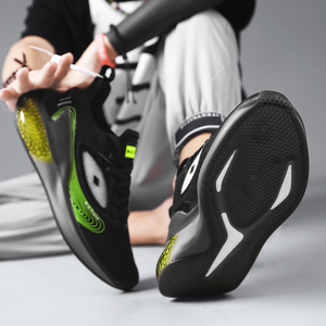 Chaussures de sport noires tendance et confortables pour hommes, légères, style course et marche, en tricot - Product Image 6