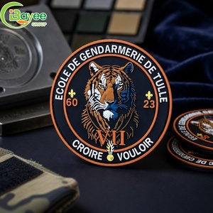 Écussons 3D en PVC/silicone/caoutchouc personnalisés avec logo, à appliquer à chaud, pour vêtements et casquettes - Product Image 1