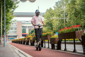 KuKirin G2: Cada Camino con Neumáticos Todoterreno y Batería de Larga Duración para 55 KM de Desplazamiento Urbano, Neumáticos Todoterreno Delanteros/Traseros - Product Image 6