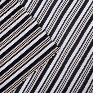 Bán Buôn Tùy Chỉnh Thiết Kế Sọc 78gsm Dệt Muối Shrank Nhăn 100% Bông Thoáng Khí Kỹ Thuật Số In Vải Cho Cô Gái Và Chàng Trai - Product Image 6