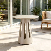 Table circulaire d'extérieur en alliage d'aluminium de couleur claire, design ajouré, idéale pour les activités de plein air, facile à transporter