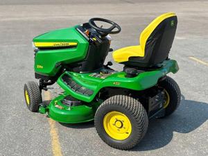 Cortadora de césped John Deere X354 de 42 pulgadas con motor de gasolina de 4 tiempos, duradera y potente. - Product Image 4