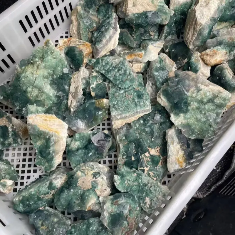 Commercio all'ingrosso naturale grezzo di pietra di quarzo curativo campione minerale di aumento di energia cristallo grezzo verde Fluorite cluster per fengshui