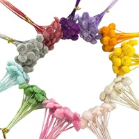 Fleurs de boutons teintées et préservées, violettes et colorées, fleurs de boutons séchées pour la décoration de bouquets de mariage