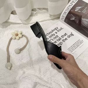 Nuevas Sandalias de Tacón Alto con Diseño Geométrico en Cuero Genuino, Ajustables y de Punta Abierta para Damas - Product Image 6