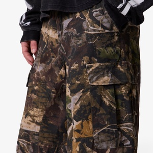 Pantalones Cortos Cargo para Hombre con Estampado de Hojas, Bolsillos Múltiples, Dobladillo Deshilachado, Estilo Baggy, OEM Personalizado - Product Image 3