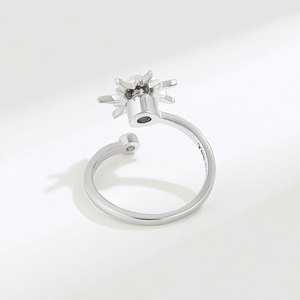 Anillos Ajustables Boho de Moda con Diseño Giratorio de Sol, Engastados con Zirconia, Bañados en Oro Blanco sobre Cobre, Joyería Antiestrés y Antitensión para Mujer - Product Image 4