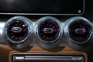 Mini véhicule électrique à batterie au lithium certifié EEC, vente chaude 2025, petit véhicule électrique avec une autonomie de 101 à 200 km, vendu à bas prix - Product Image 4