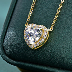 قلادة أنيقة لامعة بتصميم قلب حلو مرصعة بالزركون، سلسلة عنق على شكل حرف V لعيد الحب للنساء - Product Image 6