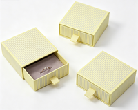 Boîtes de rangement en carton ondulé pour bijoux : Coffrets cadeaux pour boucles d'oreilles, colliers et bracelets en gros