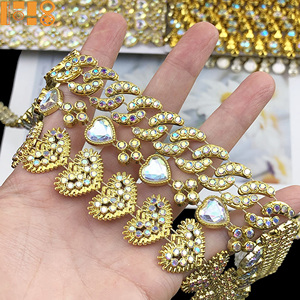 Cheap Acrylic AB Color Plastic Trimming Gold Chain for Clothing Accessories for Carnivals &amp; <strong>Mum</strong> Homecoming Wreath Decoration - Product Image 4
