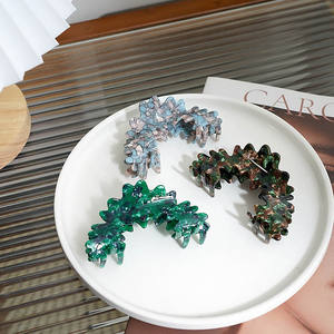 YIYI gran oferta nuevo clip de garra pequeña de acetato de flor de onda simple pequeña parte posterior de la cabeza fresca clip de garra de flor personalización - Product Image 1