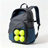 Sac à dos portable pour raquette de tennis en polyester gris-bleu avec poche avant pour balles, poches latérales en filet, sangle de poitrine, design multifonctionnel