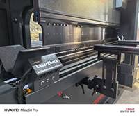 Presse plieuse CNC haute efficacité ESA S875, import de fichiers 3D, 80 tonnes, 5 pieds, 8+1 axes